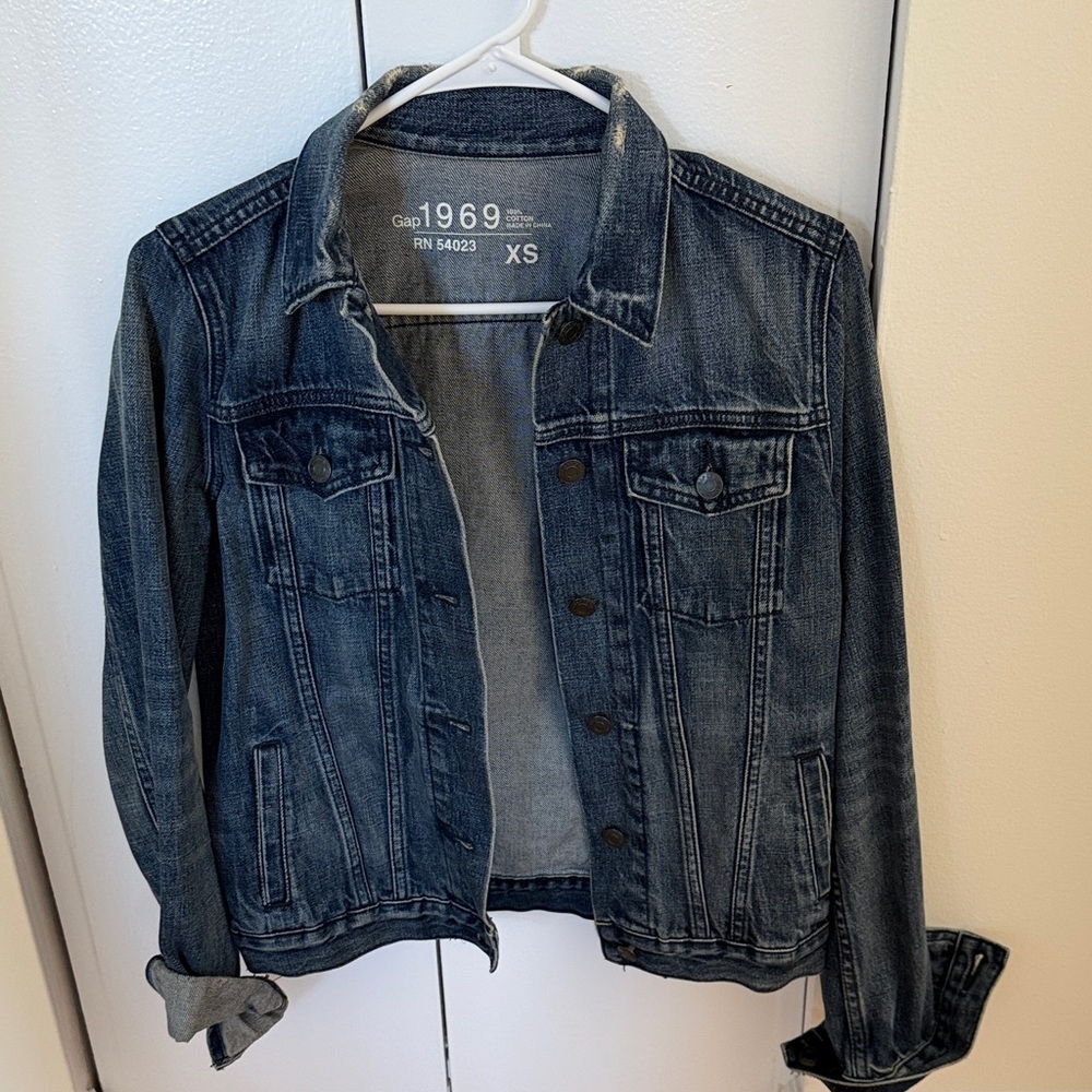 GAP Women's Classic Indigo Jean Jacket